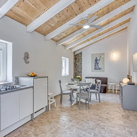 Holiday home Eco House Casa Grigia - Happy