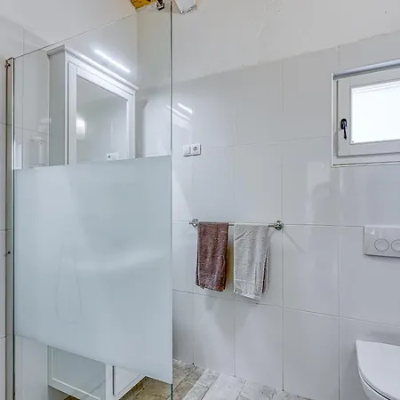 Eco House Casa Grigia Zabodarski - Happy בית נופש Čunski